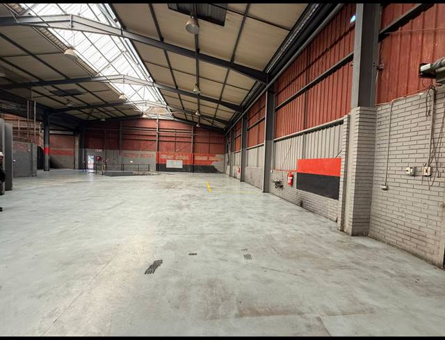703M² WAREHOUSE TO LET IN CHLOORKOP